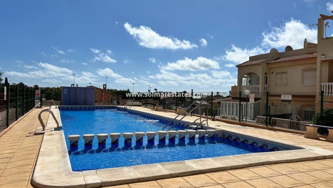2 soverom Bungalow til salgs i La Florida med svømmebasseng - € 145 000 (Ref: 9909048)