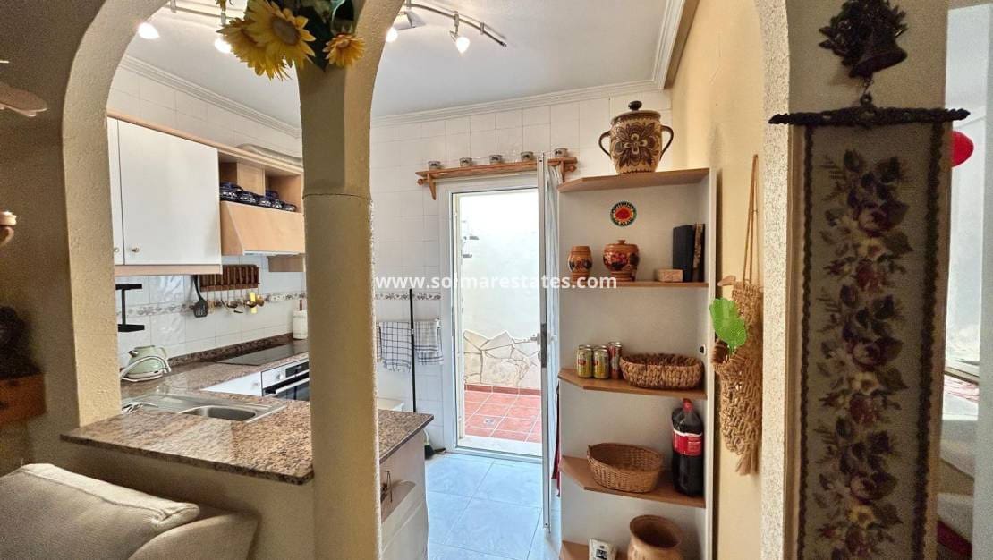 2 soverom Bungalow til salgs i La Florida med svømmebasseng - € 145 000 (Ref: 9909048)