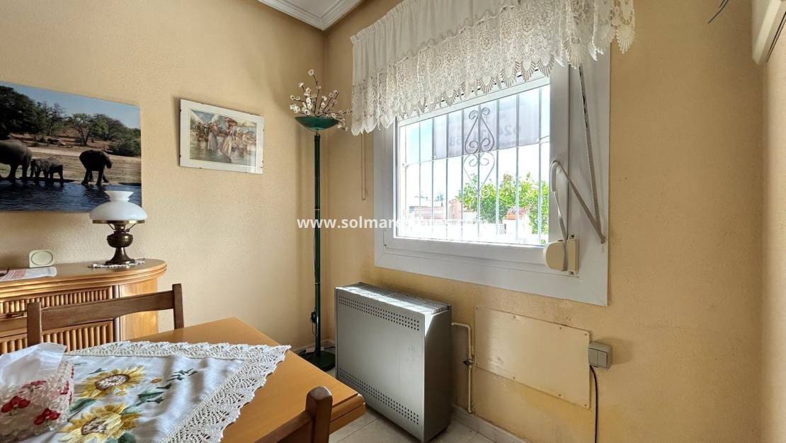2 soverom Bungalow til salgs i La Florida med svømmebasseng - € 145 000 (Ref: 9909048)