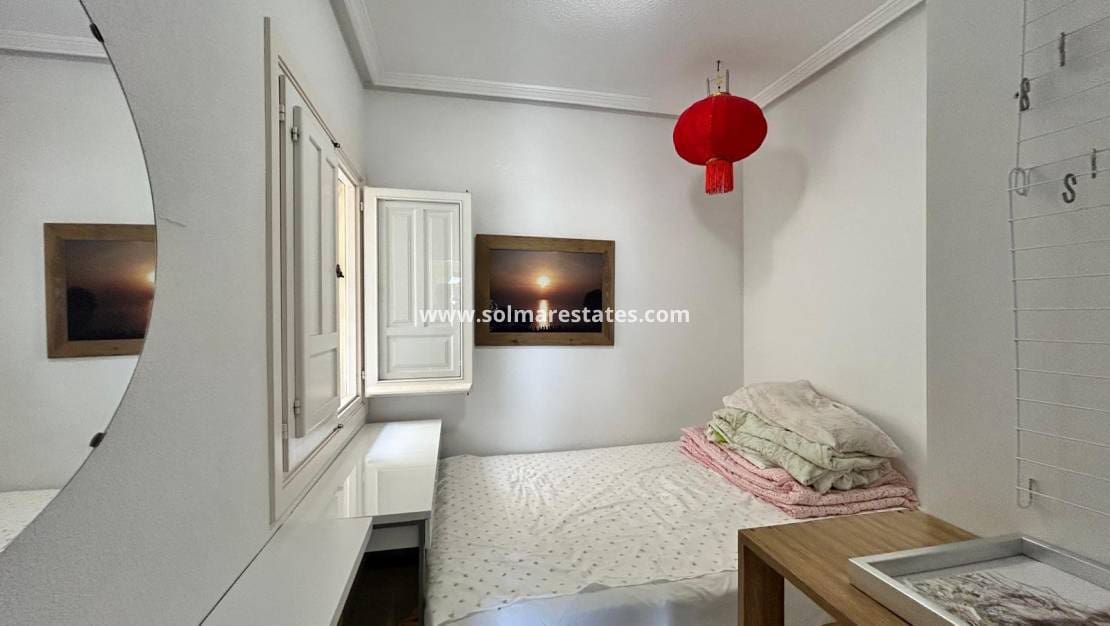 2 soverom Bungalow til salgs i La Florida med svømmebasseng - € 145 000 (Ref: 9909048)