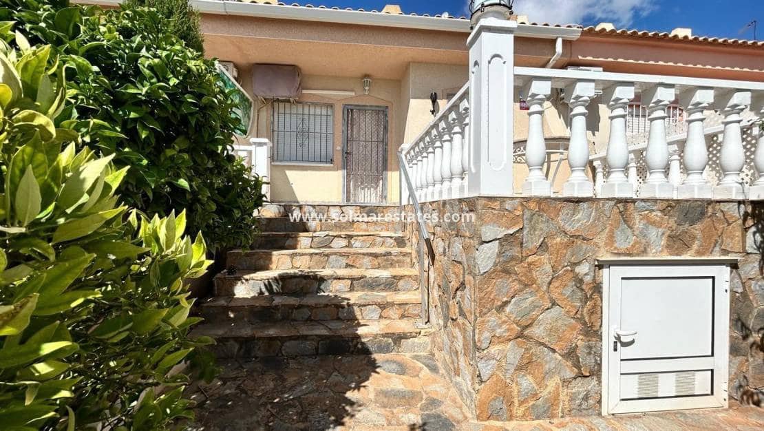 2 soverom Bungalow til salgs i La Florida med svømmebasseng - € 145 000 (Ref: 9909048)