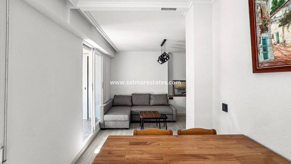 2 soverom Leilighet til salgs i Torrevieja - € 145 000 (Ref: 9911727)