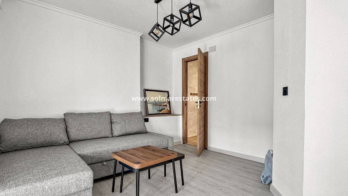 2 soverom Leilighet til salgs i Torrevieja - € 145 000 (Ref: 9911727)
