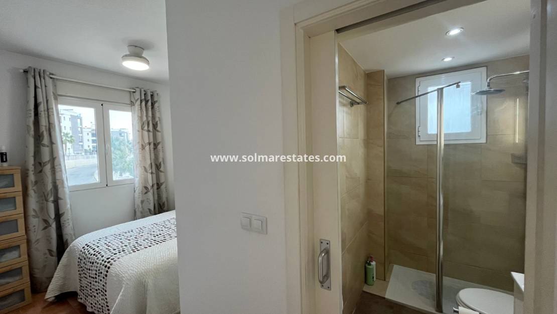 2 sypialnia Apartament na sprzedaż w Villamartin z basenem - 189 000 € (Ref: 9912234)