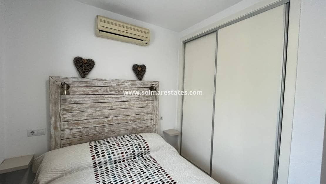 2 sypialnia Apartament na sprzedaż w Villamartin z basenem - 189 000 € (Ref: 9912234)