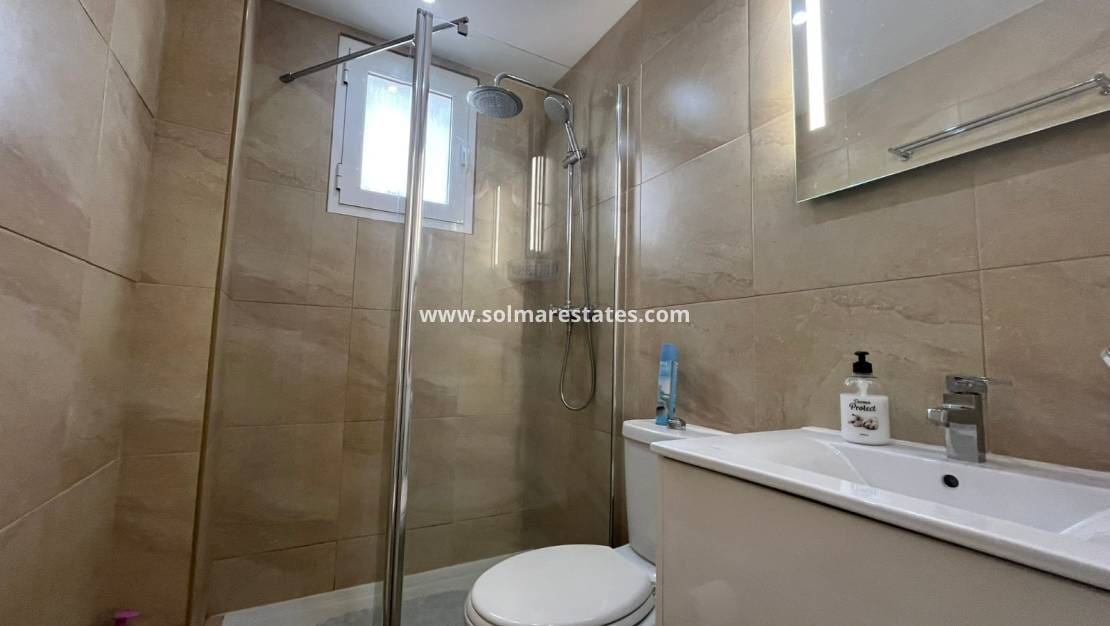 2 sypialnia Apartament na sprzedaż w Villamartin z basenem - 189 000 € (Ref: 9912234)