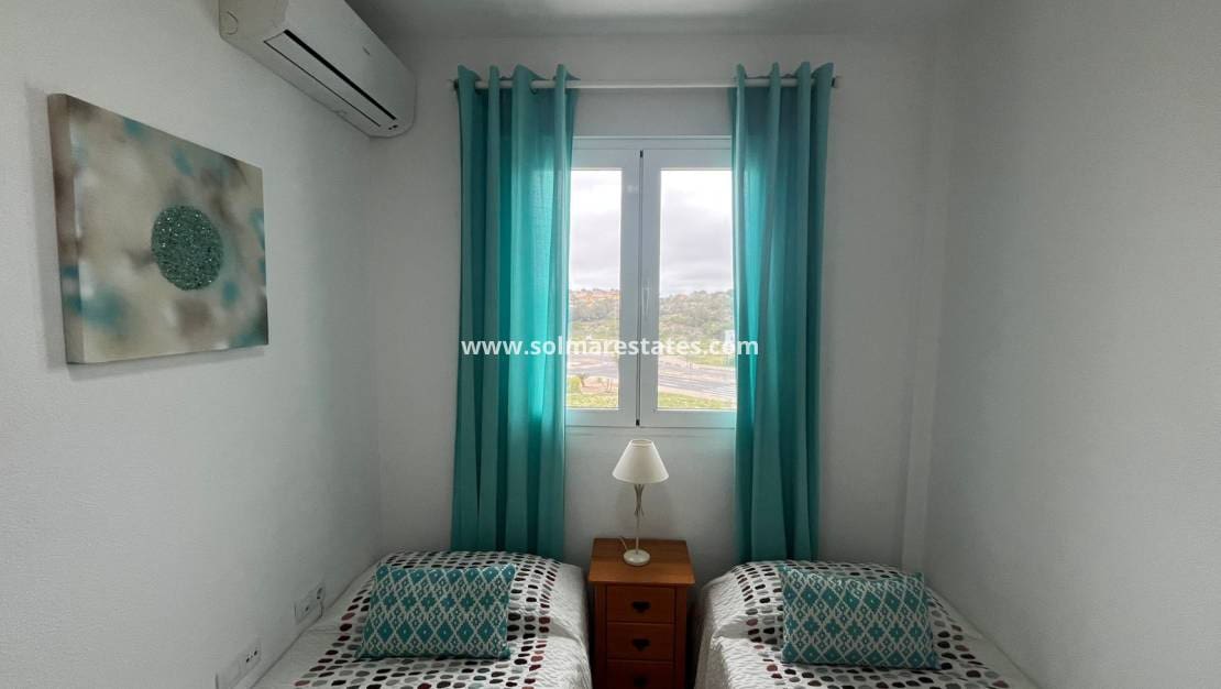 2 sypialnia Apartament na sprzedaż w Villamartin z basenem - 189 000 € (Ref: 9912234)