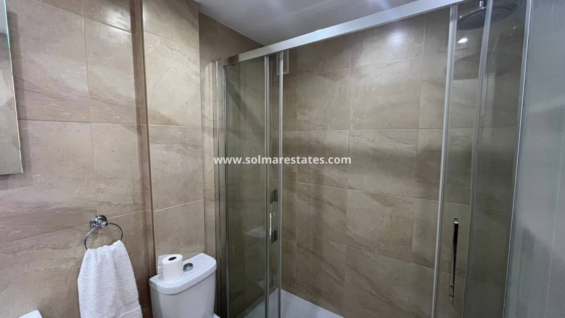 2 sypialnia Apartament na sprzedaż w Villamartin z basenem - 189 000 € (Ref: 9912234)