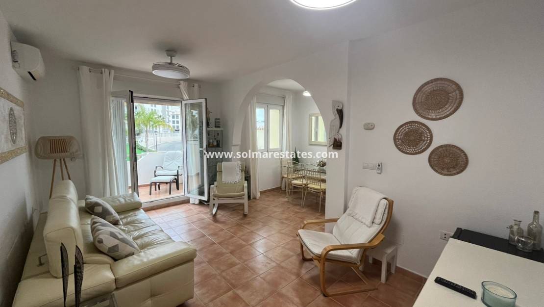 2 sypialnia Apartament na sprzedaż w Villamartin z basenem - 189 000 € (Ref: 9912234)