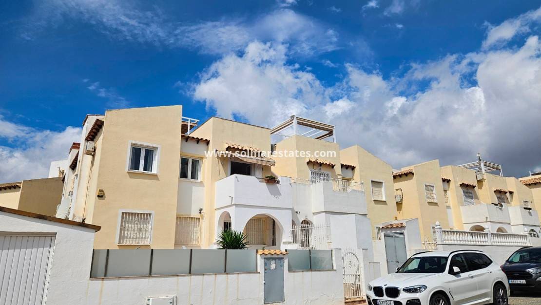 2 sypialnia Apartament na sprzedaż w Villamartin z basenem - 189 000 € (Ref: 9912234)