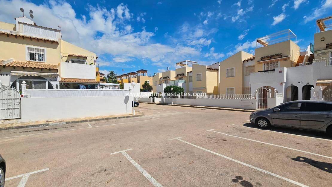 2 sypialnia Apartament na sprzedaż w Villamartin z basenem - 189 000 € (Ref: 9912234)