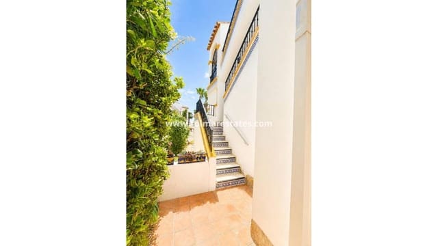 2 soveværelse Lejlighed til salg i Villamartin, Orihuela - € 239.995 (Ref: 9912382)