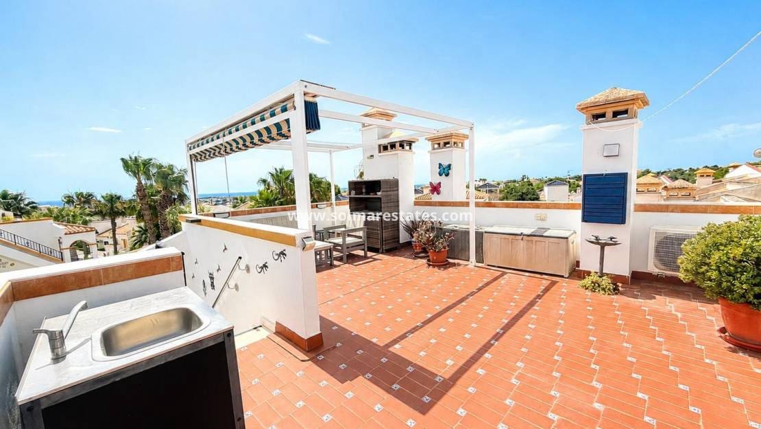 2 soveværelse Lejlighed til salg i Villamartin med swimmingpool - € 239.995 (Ref: 9912382)