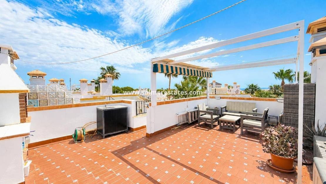 2 soveværelse Lejlighed til salg i Villamartin med swimmingpool - € 239.995 (Ref: 9912382)