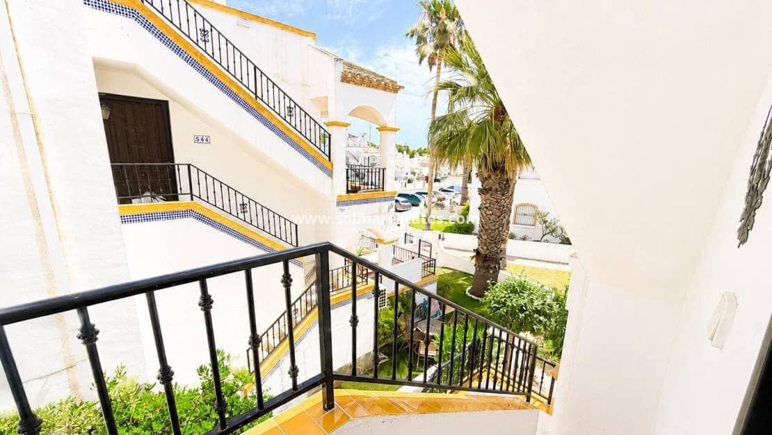 2 soveværelse Lejlighed til salg i Villamartin med swimmingpool - € 239.995 (Ref: 9912382)