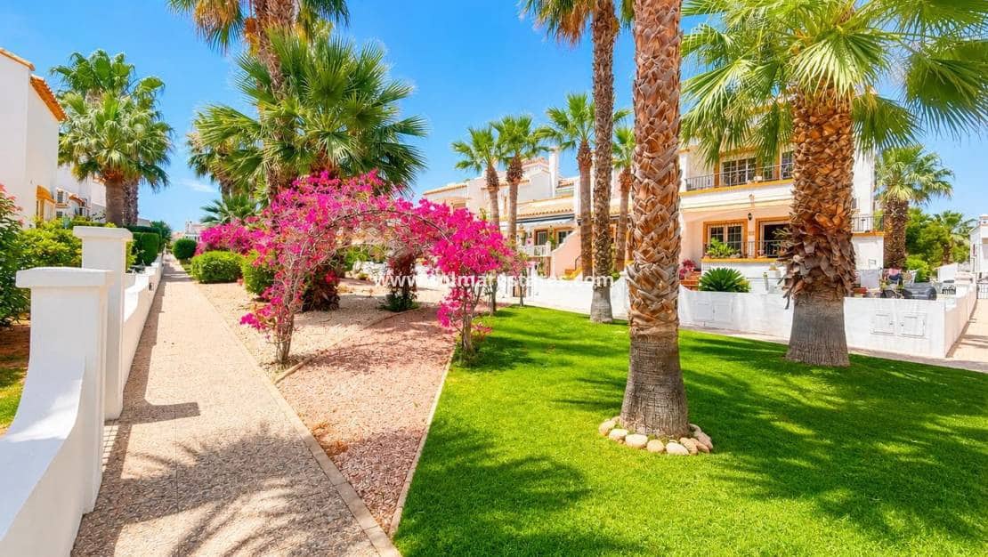 2 soveværelse Lejlighed til salg i Villamartin med swimmingpool - € 239.995 (Ref: 9912382)