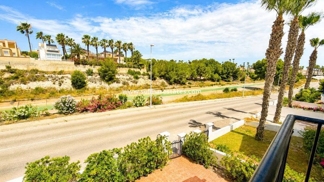 2 soveværelse Lejlighed til salg i Villamartin med swimmingpool - € 239.995 (Ref: 9912382)