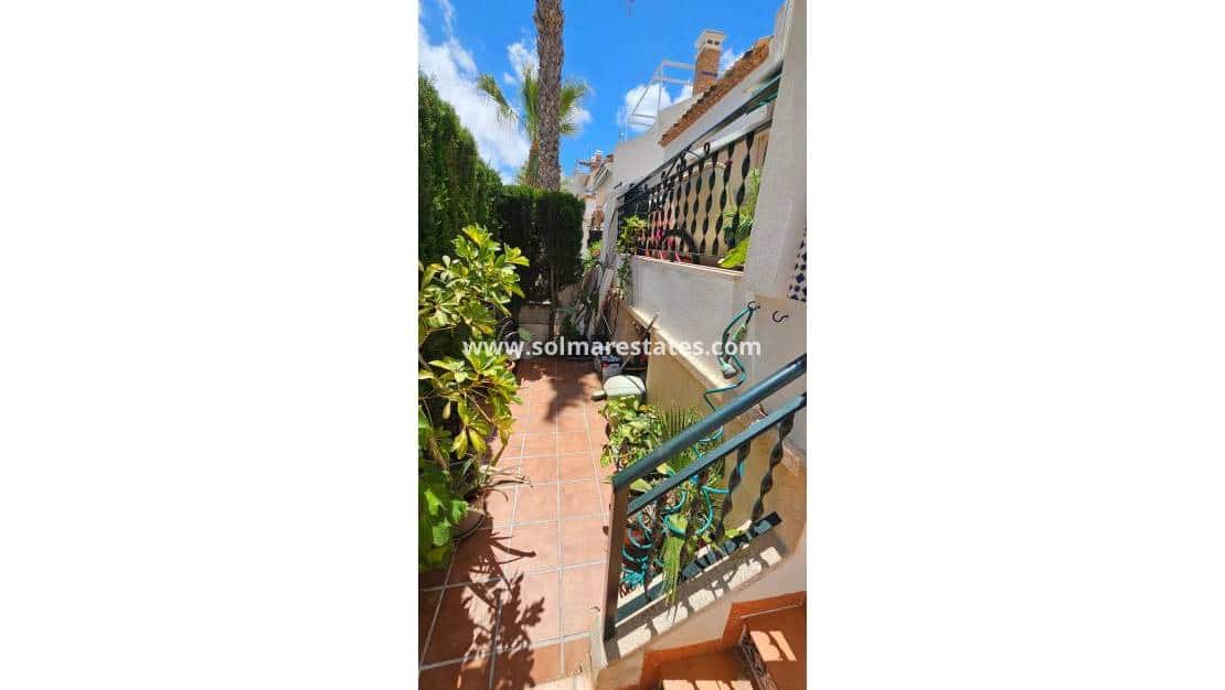 2 quarto Casa em Banda para venda em Villamartin com piscina - 239 000 € (Ref: 9912383)