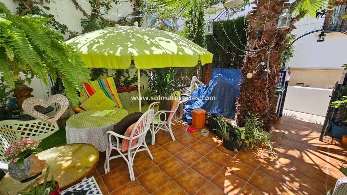 2 quarto Casa em Banda para venda em Villamartin com piscina - 239 000 € (Ref: 9912383)