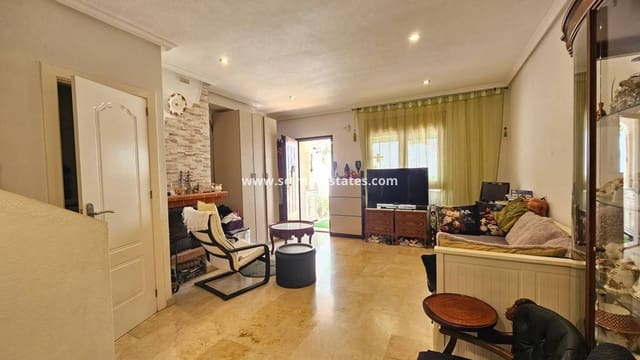 2 quarto Casa em Banda para venda em Villamartin, Orihuela com piscina - 239 000 € (Ref: 9912383)