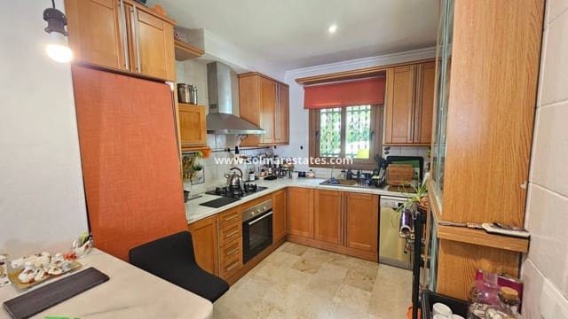 2 quarto Casa em Banda para venda em Villamartin, Orihuela com piscina - 239 000 € (Ref: 9912383)