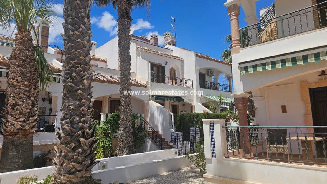 2 quarto Casa em Banda para venda em Villamartin com piscina - 239 000 € (Ref: 9912383)