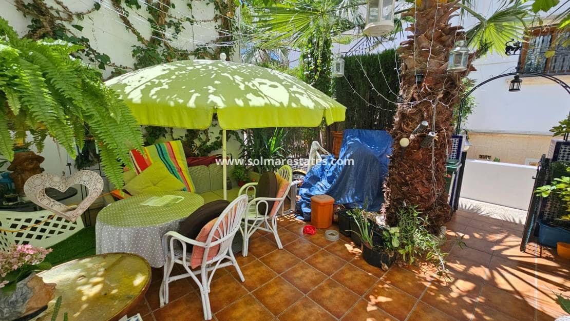 2 quarto Casa em Banda para venda em Villamartin com piscina - 239 000 € (Ref: 9912383)