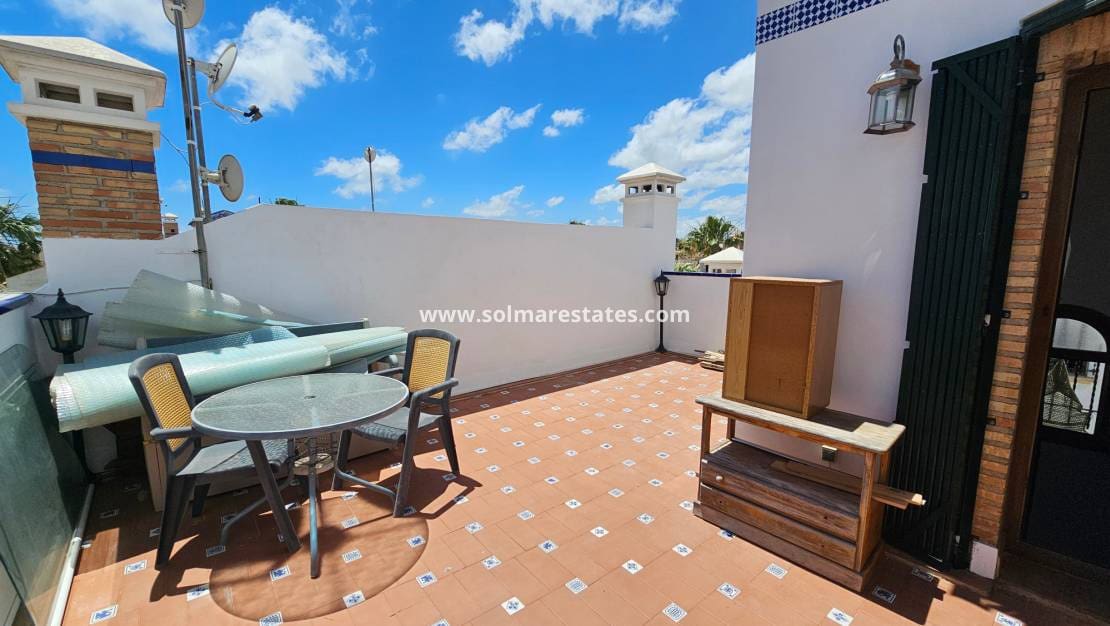2 quarto Casa em Banda para venda em Villamartin com piscina - 239 000 € (Ref: 9912383)
