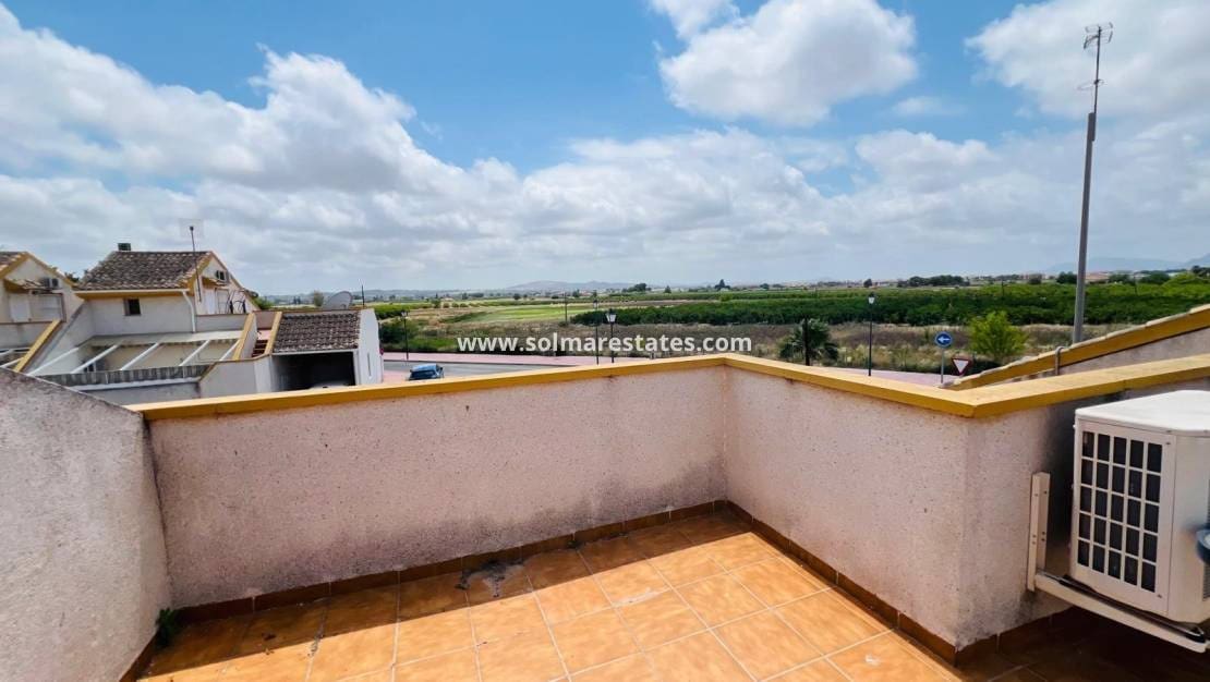 Bungalow de 2 habitaciones en Daya Nueva en venta con piscina - 140.000 € (Ref: 9914932)