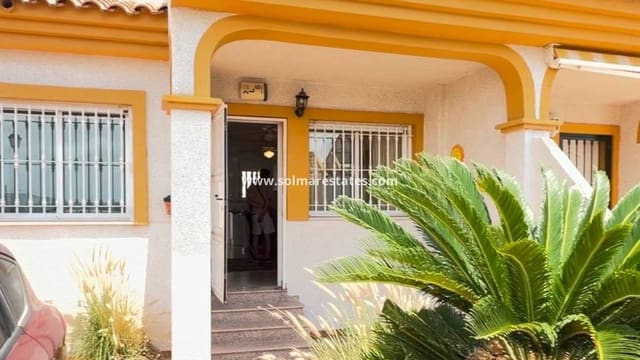 2 slaapkamer Bungalow te koop in Daya Nueva met zwembad - € 140.000 (Ref: 9914932)