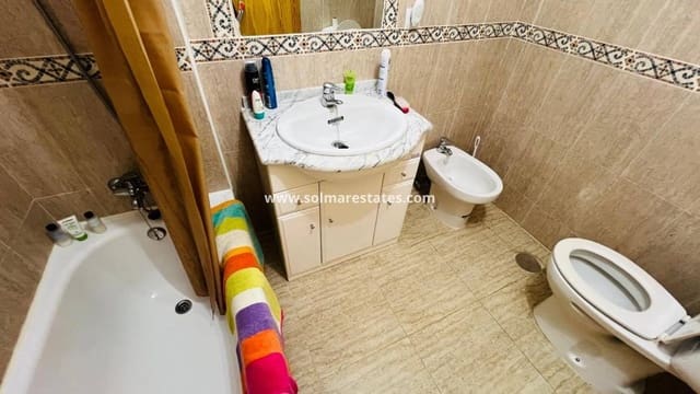 2 slaapkamer Bungalow te koop in Daya Nueva met zwembad - € 140.000 (Ref: 9914932)
