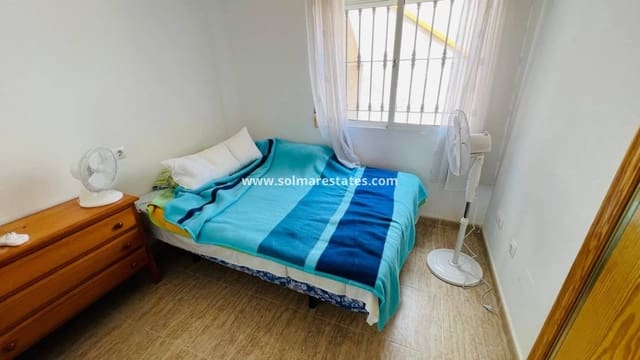 2 slaapkamer Bungalow te koop in Daya Nueva met zwembad - € 140.000 (Ref: 9914932)