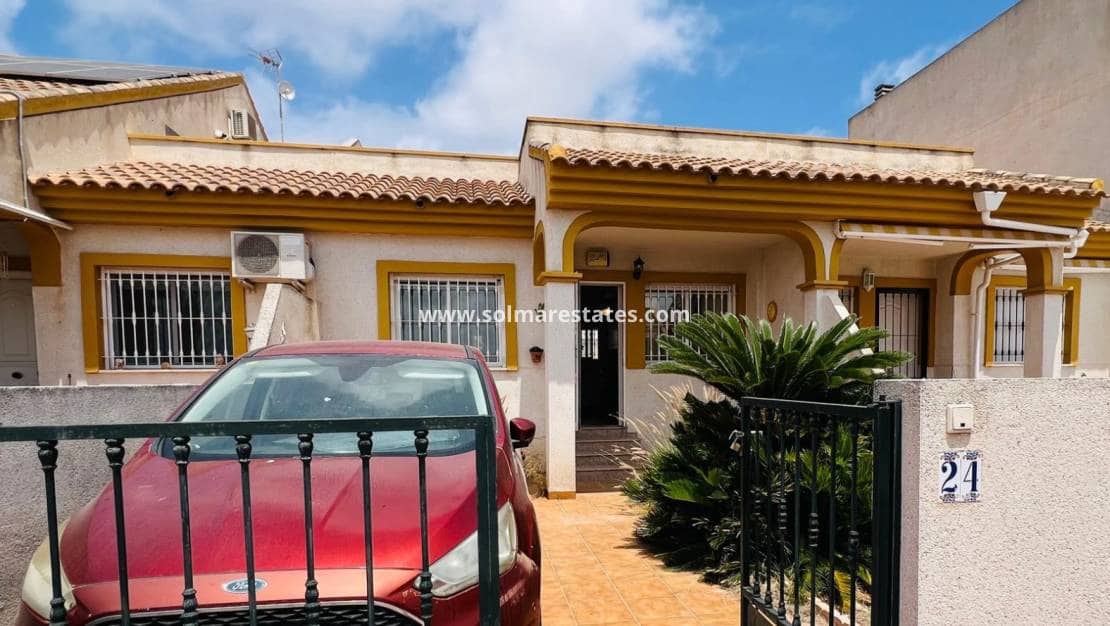 Bungalow de 2 habitaciones en Daya Nueva en venta con piscina - 140.000 € (Ref: 9914932)
