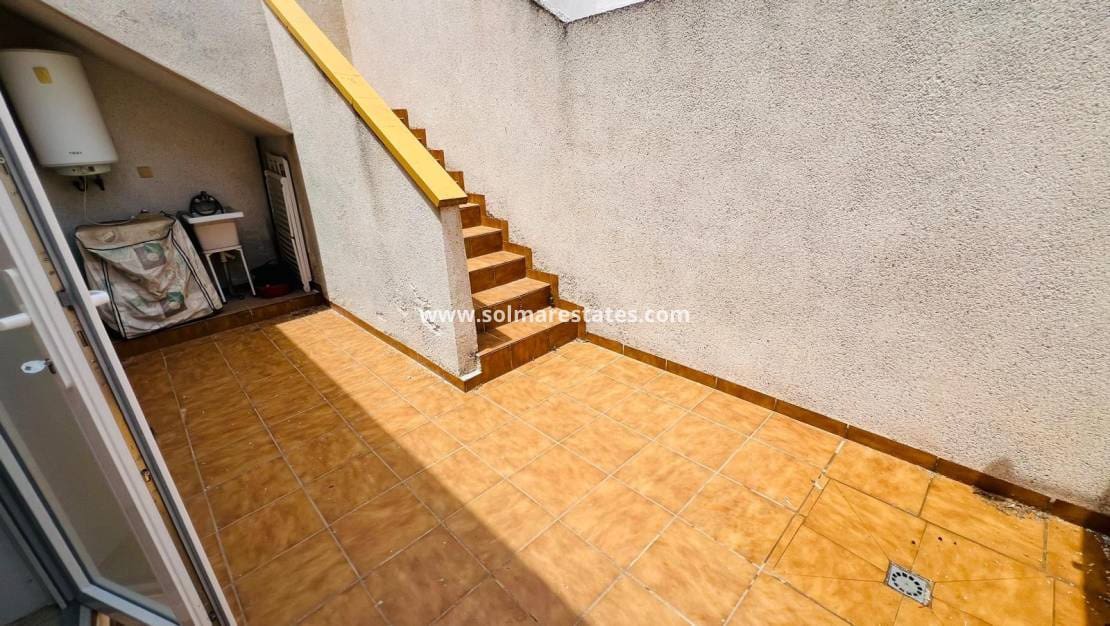 Bungalow de 2 habitaciones en Daya Nueva en venta con piscina - 140.000 € (Ref: 9914932)