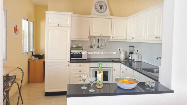 2 makuuhuone Huvila myytävänä paikassa La Florida, Orihuela mukana uima-altaan - 399 900 € (Ref: 9914933)