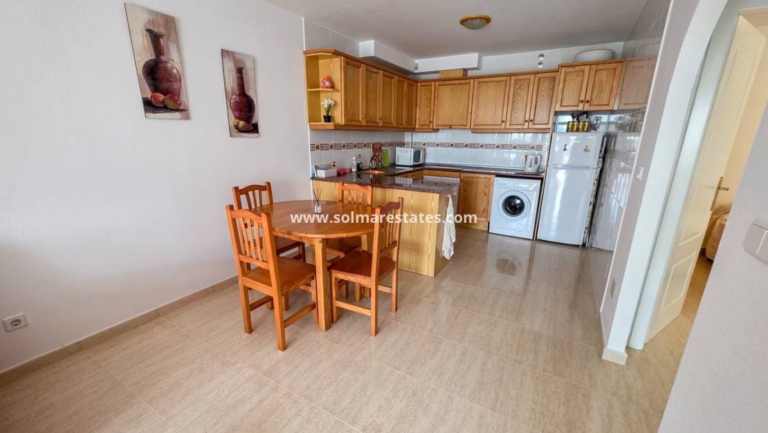 Apartamento de 2 habitaciones en Villamartin en venta con piscina - 149.950 € (Ref: 9914991)