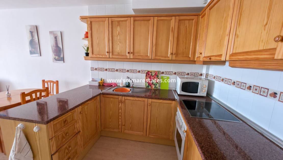 Apartamento de 2 habitaciones en Villamartin en venta con piscina - 149.950 € (Ref: 9914991)