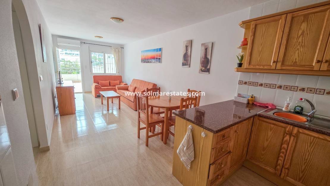 Apartamento de 2 habitaciones en Villamartin en venta con piscina - 149.950 € (Ref: 9914991)