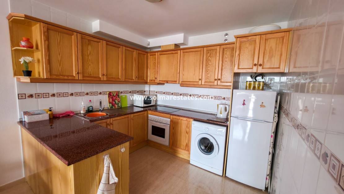 Apartamento de 2 habitaciones en Villamartin en venta con piscina - 149.950 € (Ref: 9914991)