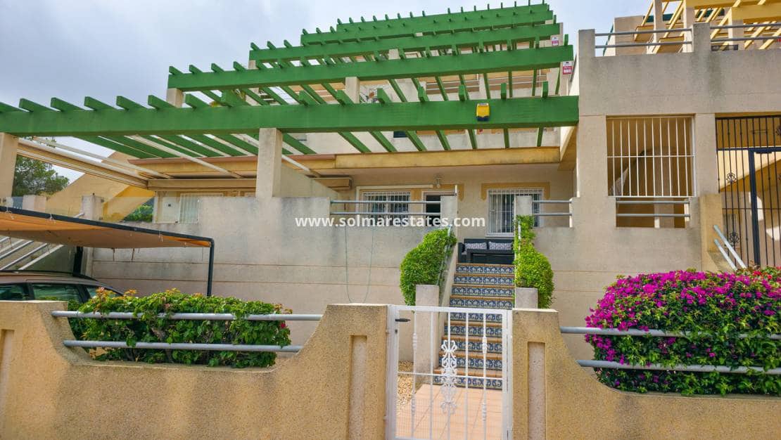 Apartamento de 2 habitaciones en Villamartin en venta con piscina - 149.950 € (Ref: 9914991)