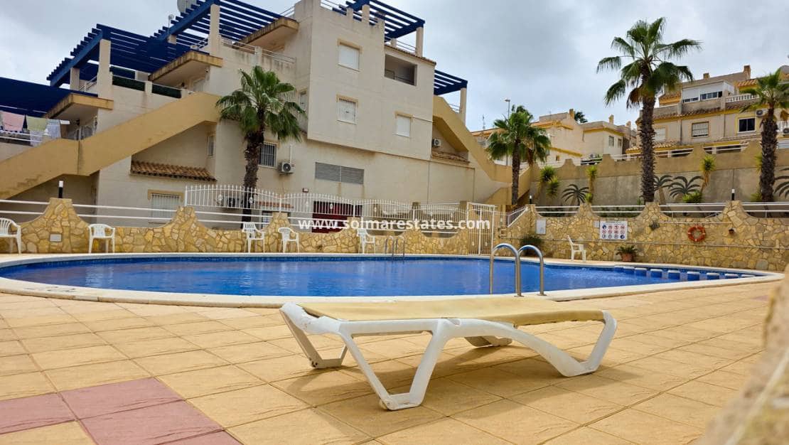Apartamento de 2 habitaciones en Villamartin en venta con piscina - 149.950 € (Ref: 9914991)