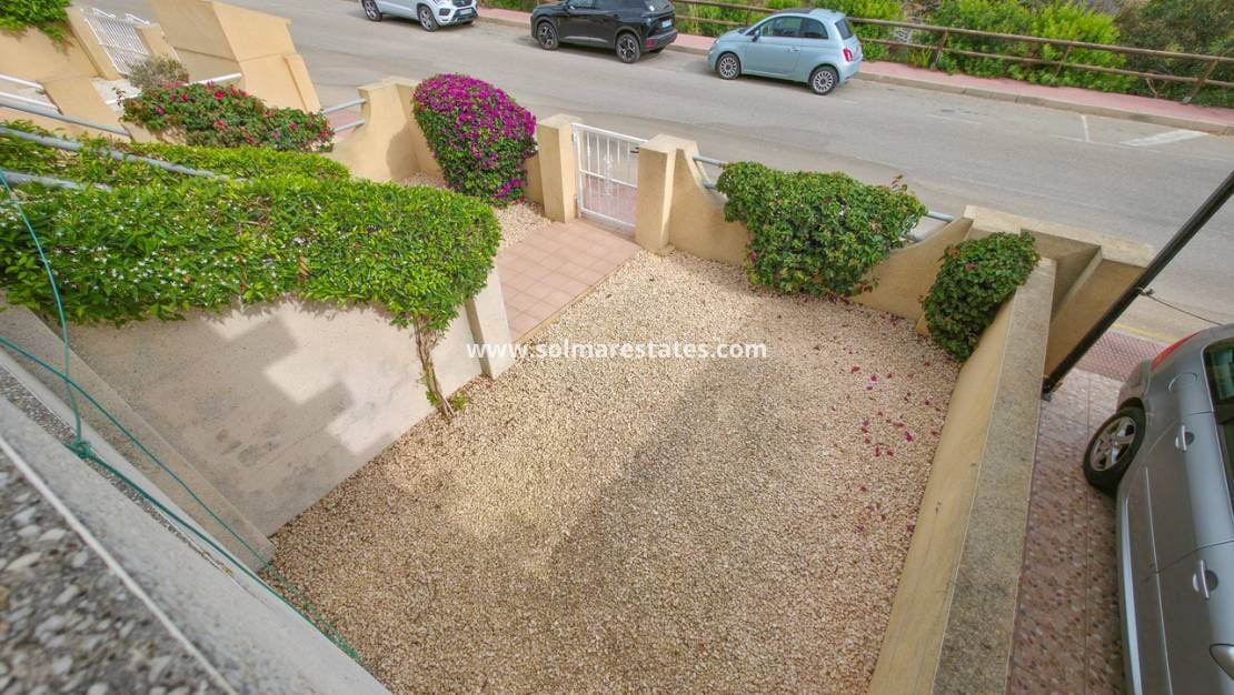 Apartamento de 2 habitaciones en Villamartin en venta con piscina - 149.950 € (Ref: 9914991)