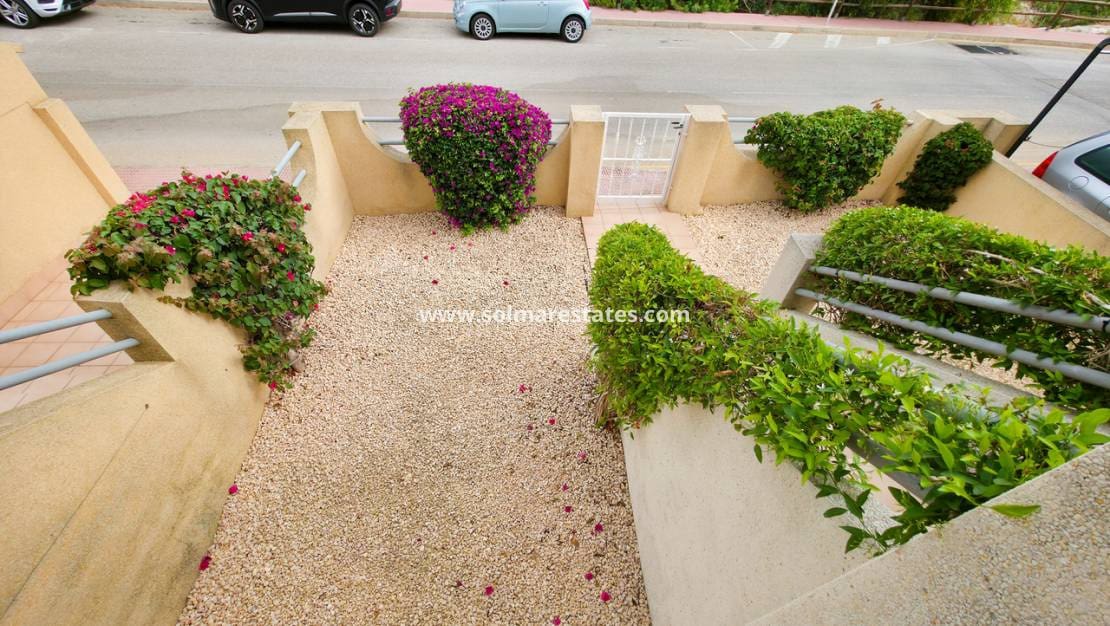 Apartamento de 2 habitaciones en Villamartin en venta con piscina - 149.950 € (Ref: 9914991)