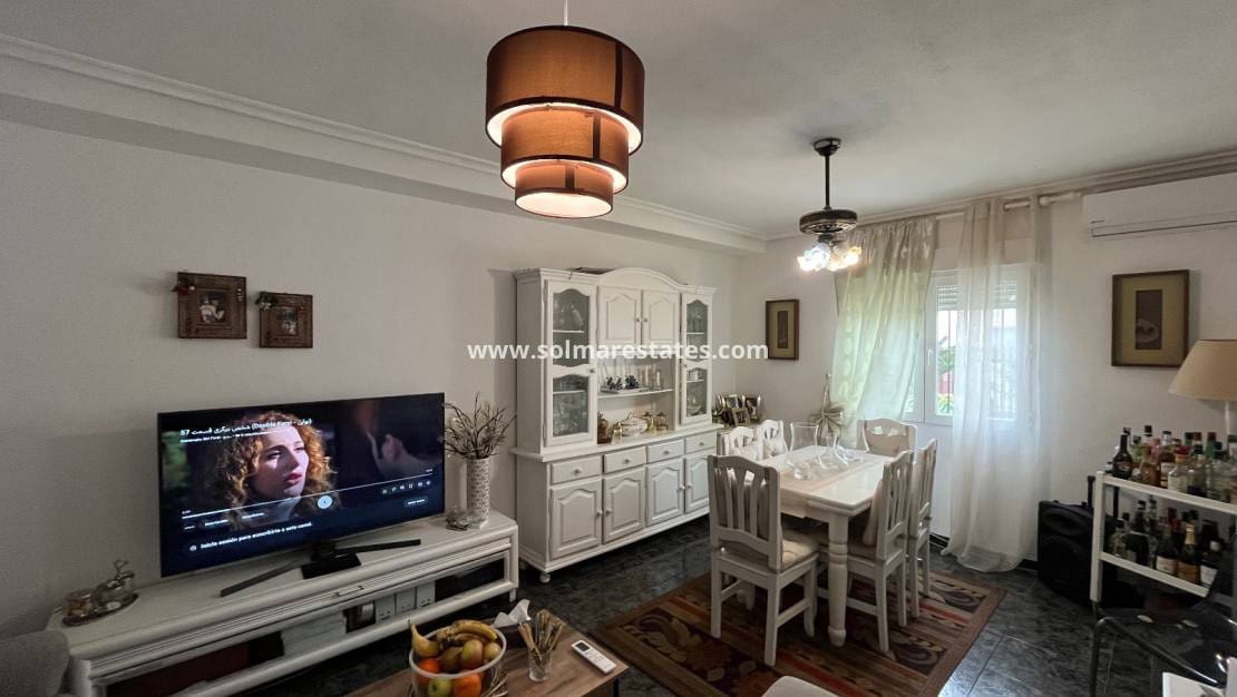 3 chambre Villa/Maison Semi-Mitoyenne à vendre à Playa Flamenca avec piscine - 325 000 € (Ref: 9918608)