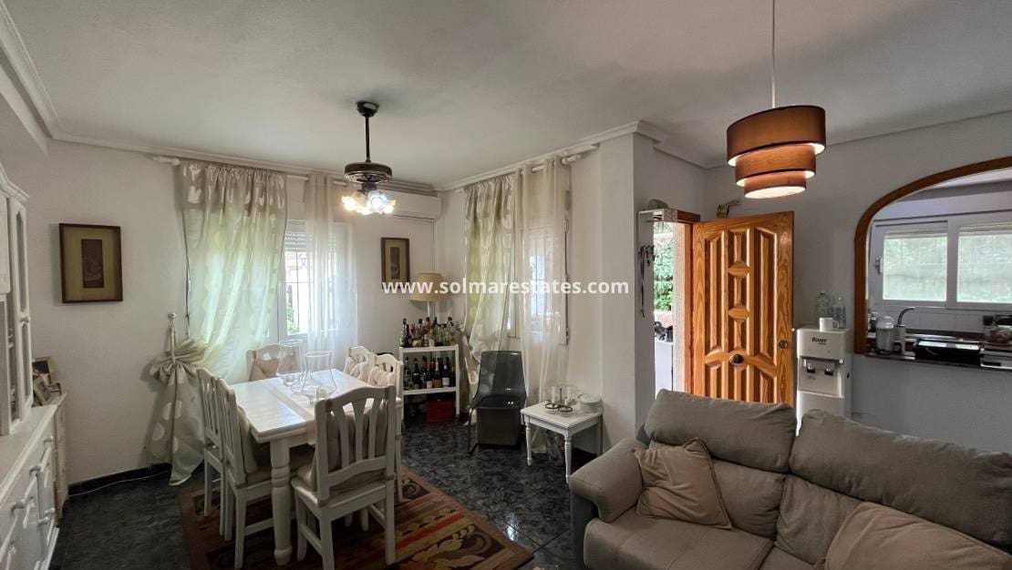 3 chambre Villa/Maison Semi-Mitoyenne à vendre à Playa Flamenca avec piscine - 325 000 € (Ref: 9918608)
