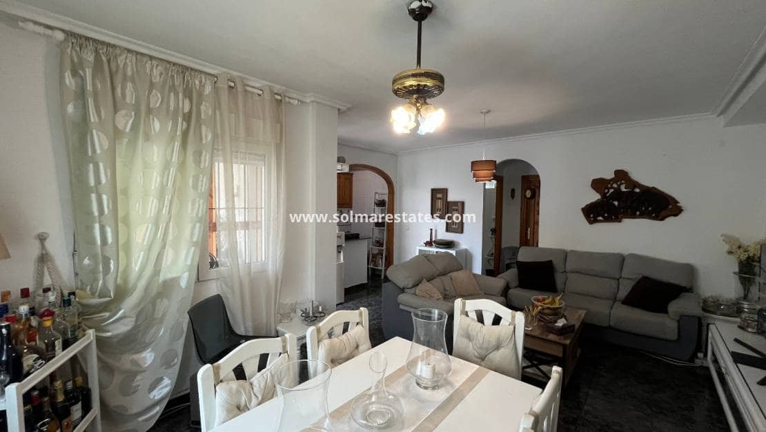 3 chambre Villa/Maison Semi-Mitoyenne à vendre à Playa Flamenca avec piscine - 325 000 € (Ref: 9918608)