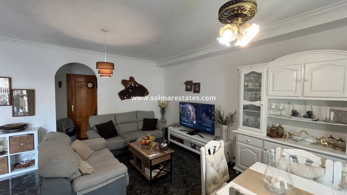 3 chambre Villa/Maison Semi-Mitoyenne à vendre à Playa Flamenca avec piscine - 325 000 € (Ref: 9918608)