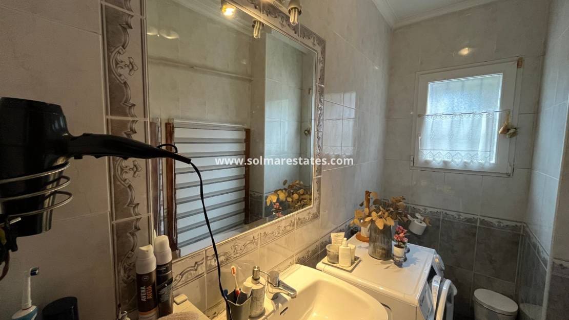 3 chambre Villa/Maison Semi-Mitoyenne à vendre à Playa Flamenca avec piscine - 325 000 € (Ref: 9918608)