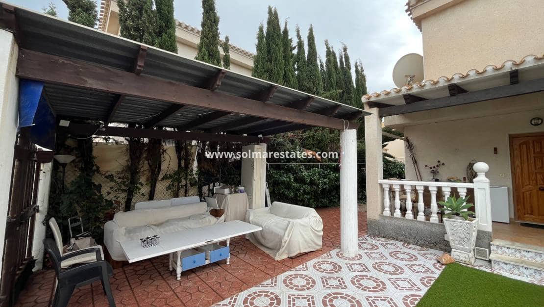3 chambre Villa/Maison Semi-Mitoyenne à vendre à Playa Flamenca avec piscine - 325 000 € (Ref: 9918608)