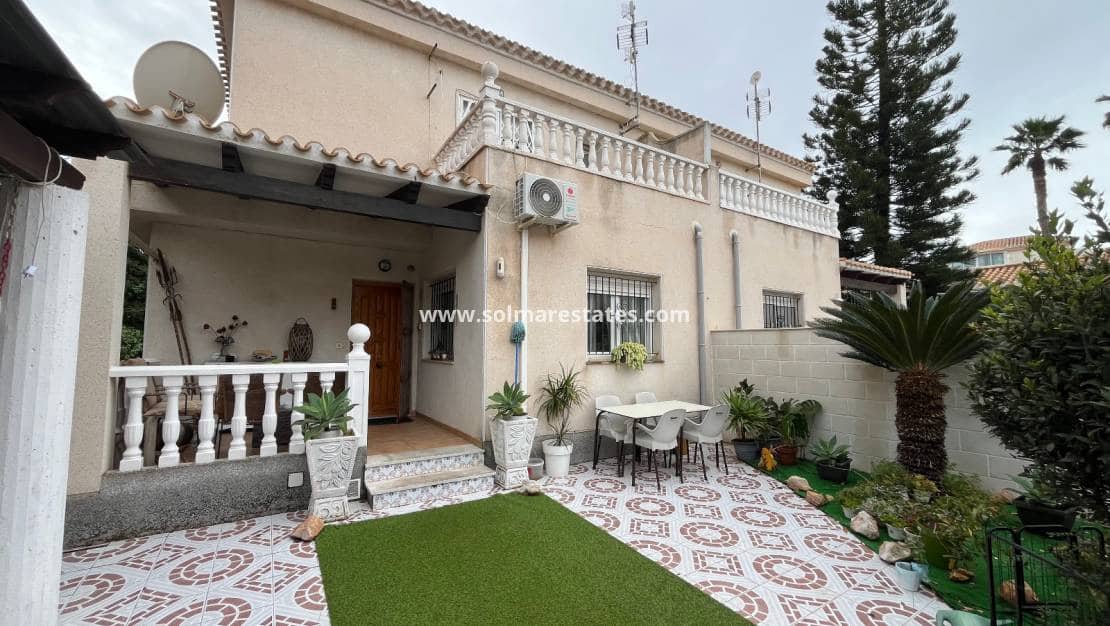 3 chambre Villa/Maison Semi-Mitoyenne à vendre à Playa Flamenca avec piscine - 325 000 € (Ref: 9918608)